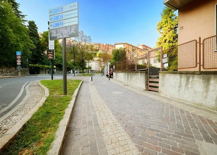 100m Dalla Funicolare Di Citta Alta- 10 Ospiti Apartment *